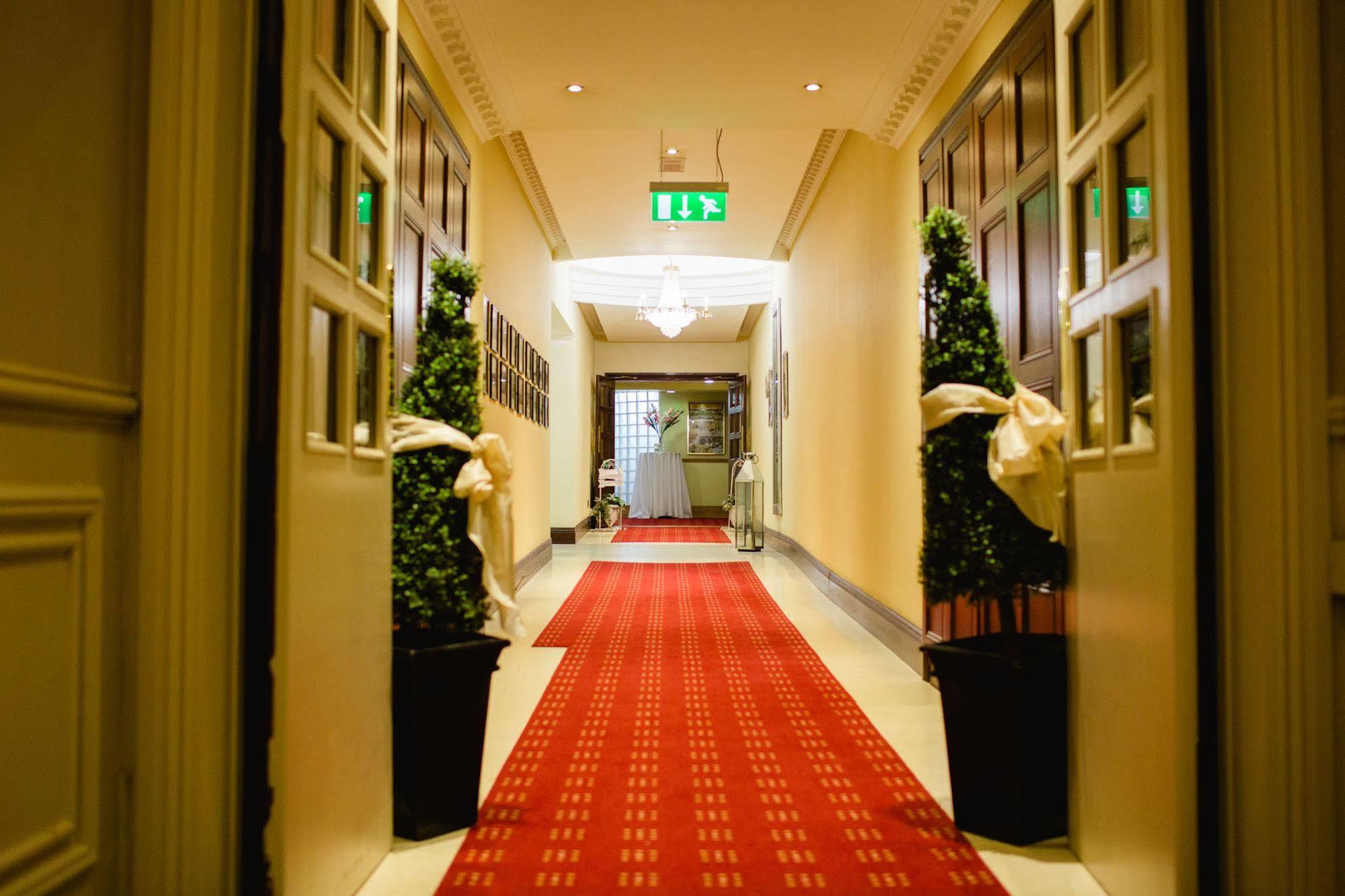Four Seasons Hotel & Leisure Club モナハン エクステリア 写真